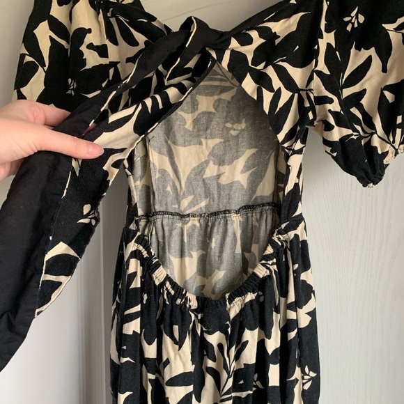 Who What Wear Black and Cream Floral puff Sleeve Dress - Picture 8 of 9